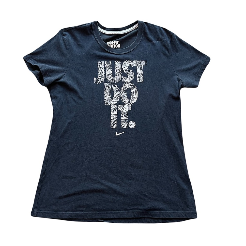 boys black nike shirt